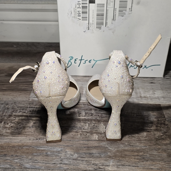 Betsey Johnson Ramsy Pearl Heels - Picture 3 of 16